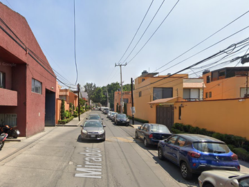 Casa en Villa Quietud, Coyoacán. Propiedad en Remate
