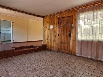 CASA ALTURA PARADERO 32, QUILPUÉ. 5 DORMITORIOS, 2 BAÑOS Y 1 ESTACIONAMIENTO