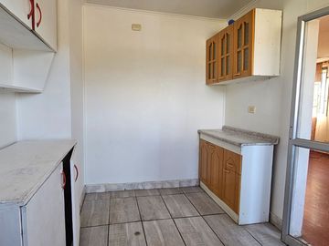 CASA ALTURA PARADERO 32, QUILPUÉ. 5 DORMITORIOS, 2 BAÑOS Y 1 ESTACIONAMIENTO