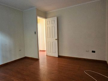 CASA ALTURA PARADERO 32, QUILPUÉ. 5 DORMITORIOS, 2 BAÑOS Y 1 ESTACIONAMIENTO