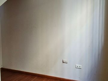 CASA ALTURA PARADERO 32, QUILPUÉ. 5 DORMITORIOS, 2 BAÑOS Y 1 ESTACIONAMIENTO