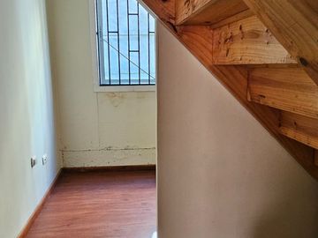 CASA ALTURA PARADERO 32, QUILPUÉ. 5 DORMITORIOS, 2 BAÑOS Y 1 ESTACIONAMIENTO