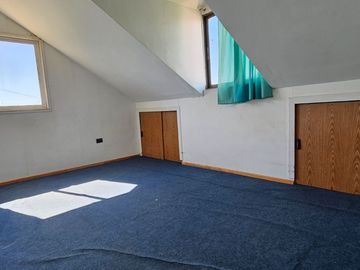 CASA ALTURA PARADERO 32, QUILPUÉ. 5 DORMITORIOS, 2 BAÑOS Y 1 ESTACIONAMIENTO