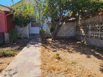 CASA ALTURA PARADERO 32, QUILPUÉ. 5 DORMITORIOS, 2 BAÑOS Y 1 ESTACIONAMIENTO