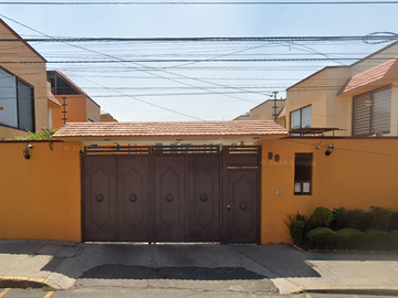 Casa de Remate en Col. Mirador, Coyoacán