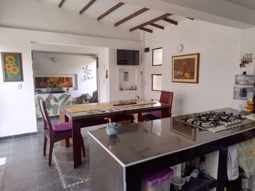 MARAVILLOSA CASA QUINTA CHINAUTA