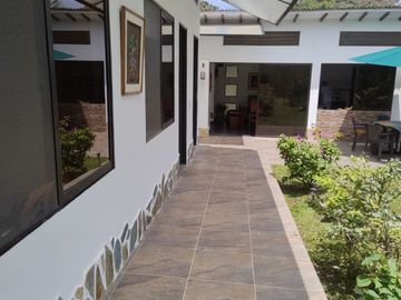 MARAVILLOSA CASA QUINTA CHINAUTA