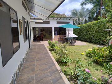 MARAVILLOSA CASA QUINTA CHINAUTA