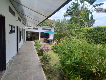 MARAVILLOSA CASA QUINTA CHINAUTA