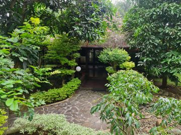 Rumah bergaya Villa di Srengseng Sawah, luas 2083 m2 siap huni hanya 12 M nego sampai deal