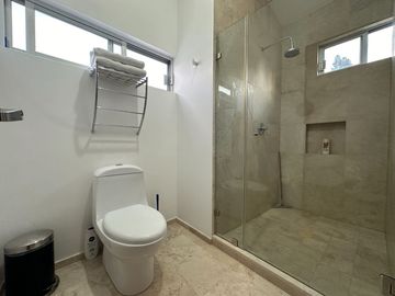 Casa Juriquilla | 400 m² | Vista Lago - Balcones | Querétaro
