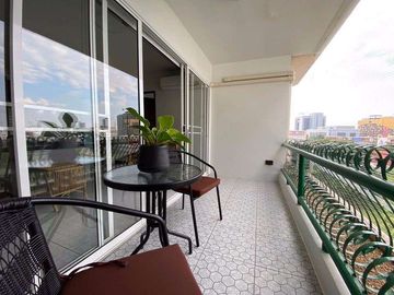 Beautifully designed 2-bedroom condo, 76 square meters, near the new US Consulate, located in Chang Moi sub-district, Mueang Chiang Mai district, Chia