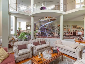 🏡 Exclusiva Casa en el Rincón de La Planicie – Piscina, Jardines y 5 Cocheras 🚗🌿