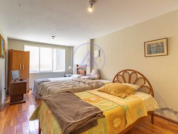 🏡 Exclusiva Casa en el Rincón de La Planicie – Piscina, Jardines y 5 Cocheras 🚗🌿