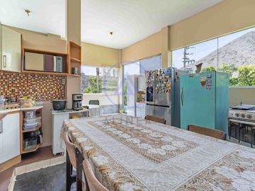 🏡 Exclusiva Casa en el Rincón de La Planicie – Piscina, Jardines y 5 Cocheras 🚗🌿