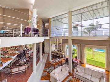 🏡 Exclusiva Casa en el Rincón de La Planicie – Piscina, Jardines y 5 Cocheras 🚗🌿
