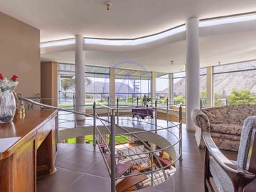 🏡 Exclusiva Casa en el Rincón de La Planicie – Piscina, Jardines y 5 Cocheras 🚗🌿