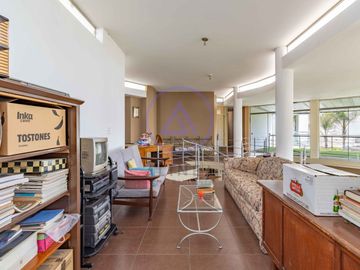 🏡 Exclusiva Casa en el Rincón de La Planicie – Piscina, Jardines y 5 Cocheras 🚗🌿