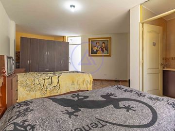 🏡 Exclusiva Casa en el Rincón de La Planicie – Piscina, Jardines y 5 Cocheras 🚗🌿
