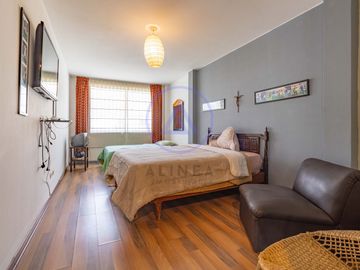 🏡 Exclusiva Casa en el Rincón de La Planicie – Piscina, Jardines y 5 Cocheras 🚗🌿