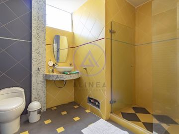 🏡 Exclusiva Casa en el Rincón de La Planicie – Piscina, Jardines y 5 Cocheras 🚗🌿