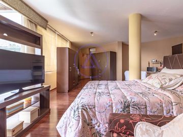 🏡 Exclusiva Casa en el Rincón de La Planicie – Piscina, Jardines y 5 Cocheras 🚗🌿