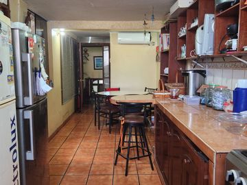 VENTA DE CASA DE TRES PISOS EN URB. LOS PROCERES EN SURCO