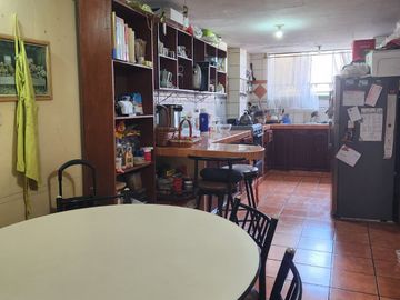 VENTA DE CASA DE TRES PISOS EN URB. LOS PROCERES EN SURCO