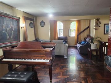 VENTA DE CASA DE TRES PISOS EN URB. LOS PROCERES EN SURCO