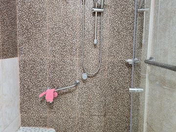 VENTA DE CASA DE TRES PISOS EN URB. LOS PROCERES EN SURCO