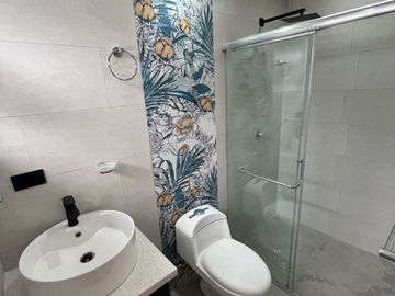 MODERNAS Y AMPLIAS CASAS INDEPENDIENTES DE VENTA, Sector Ricaurte C1448