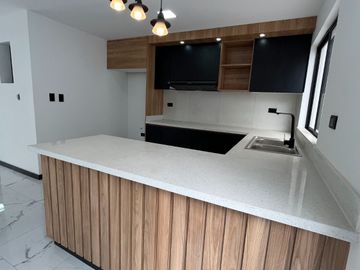 MODERNAS Y AMPLIAS CASAS INDEPENDIENTES DE VENTA, Sector Ricaurte C1448