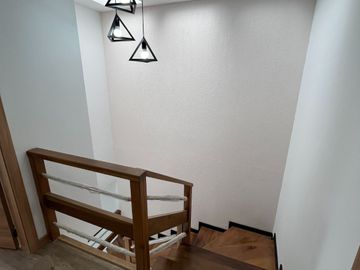 MODERNAS Y AMPLIAS CASAS INDEPENDIENTES DE VENTA, Sector Ricaurte C1448