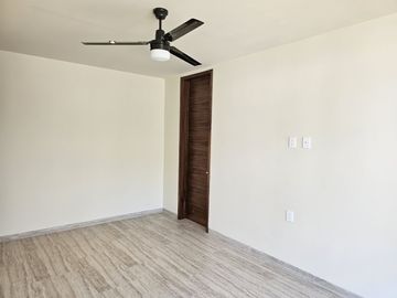 Venta de casa en Playa del Carmen – Casa Itzamná en Senderos de Mayakoba, 3 niveles con terraza, jacuzzi y entrega inmediata