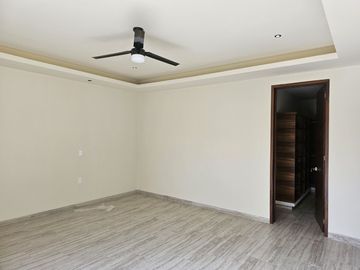 Venta de casa en Playa del Carmen – Casa Itzamná en Senderos de Mayakoba, 3 niveles con terraza, jacuzzi y entrega inmediata