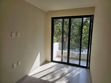 Venta de casa en Playa del Carmen – Casa Itzamná en Senderos de Mayakoba, 3 niveles con terraza, jacuzzi y entrega inmediata