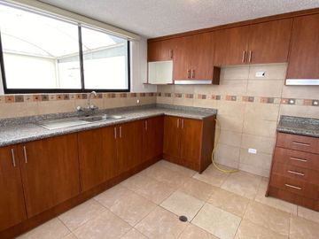 CASA EN VENTA EN CARAPUNGO