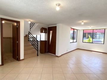 CASA EN VENTA EN CARAPUNGO