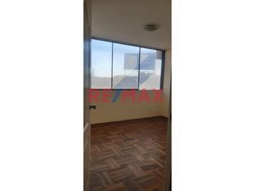 Alquiler De Oficina 85M2 En Avenida Altamente Comercial