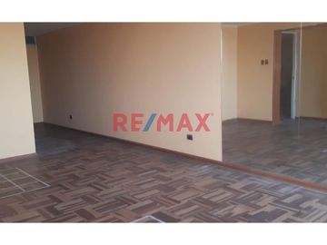 Alquiler De Oficina 85M2 En Avenida Altamente Comercial