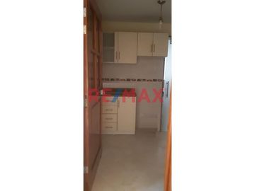 Alquiler De Oficina 85M2 En Avenida Altamente Comercial