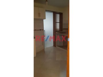 Alquiler De Oficina 85M2 En Avenida Altamente Comercial