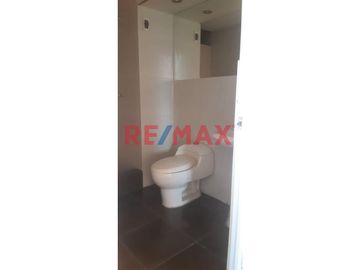 Alquiler De Oficina 85M2 En Avenida Altamente Comercial