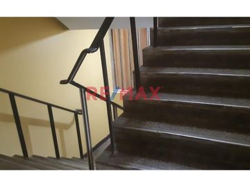 Alquiler De Oficina 85M2 En Avenida Altamente Comercial
