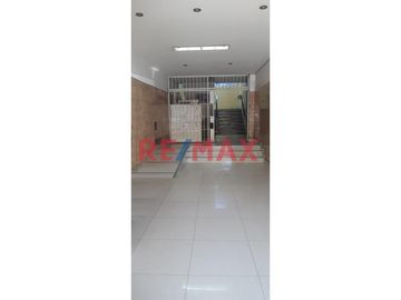 Alquiler De Oficina 85M2 En Avenida Altamente Comercial