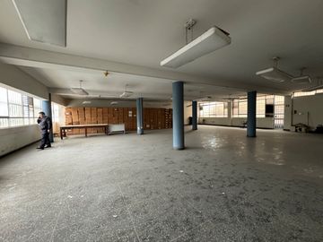 Alquilo Local Comercial 310 m2 Piso 2 Chacarios Centro de Lima