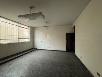 Alquilo Local Comercial 310 m2 Piso 2 Chacarios Centro de Lima
