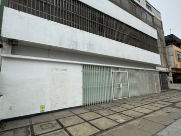 Alquilo Local Comercial 310 m2 Piso 2 Chacarios Centro de Lima