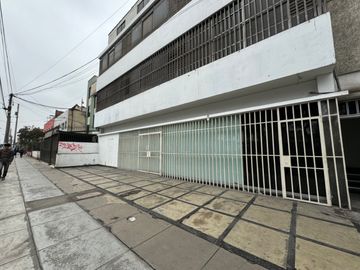 Alquilo Local Comercial 310 m2 Piso 2 Chacarios Centro de Lima