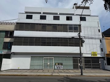 Alquilo Local Comercial 310 m2 Piso 2 Chacarios Centro de Lima